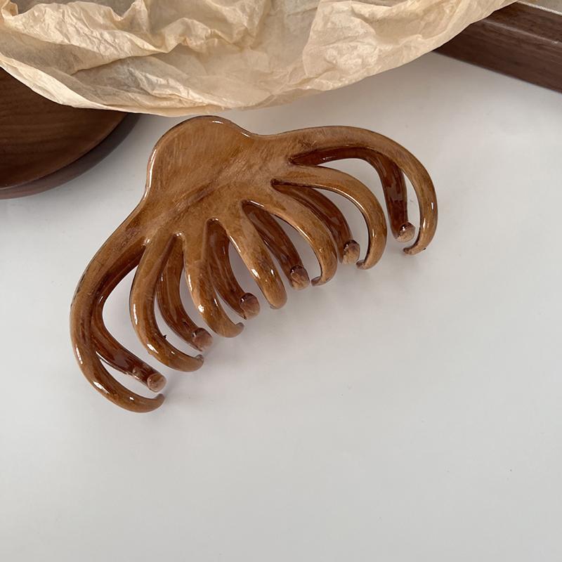 Chinese Style Lacquer Wood Hair Claws for Women Retro High-End Large Wooden Shark Clip Gentle Back of Head Hair Accessories Gift