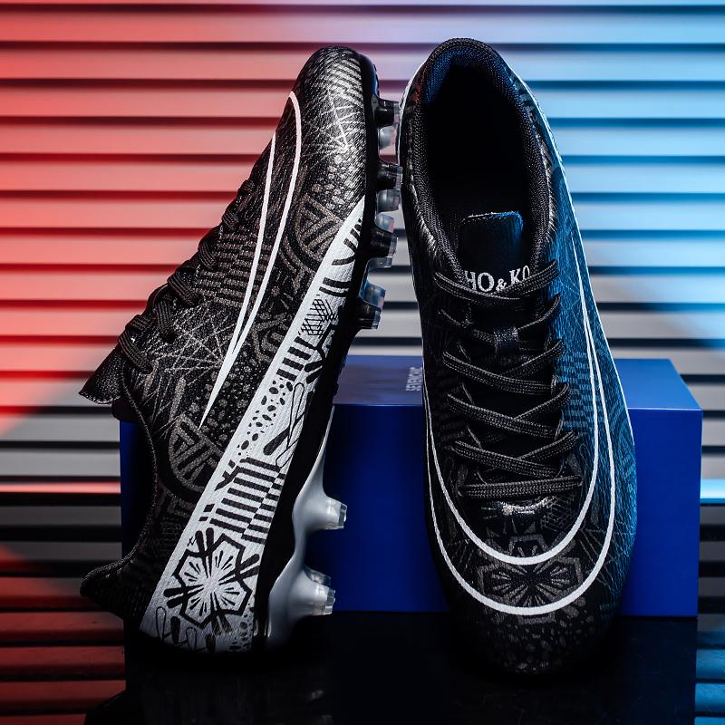 Nowe, gorąco sprzedające się, unisex buty piłkarskie: Długie kolce/kolce do trawy, Oddychające, Antypoślizgowe i Lekkie