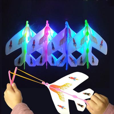 Erstaunlich leuchtende elastische Auswurfflugzeuge DIY Flash fliegende Spielzeug Kinder pädagogisches Geschenk