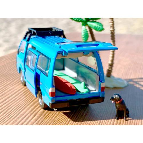 TOMYTEC DioColle 64 #CarSnap 19b Surfing 2 (Includes Mazda Bongo Brawny) ABS Resin and PVC Figure and Accessories (Painted, Partially Assembled) + Die