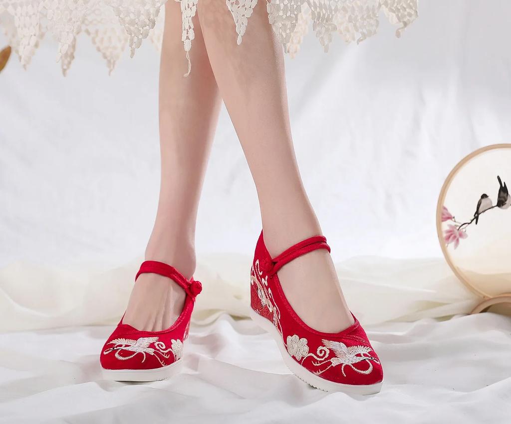 Autumn Elevator Shoes Woman Casual Harajuku Chinese Ethnic Style Canvas Vintage Embroidered Cloth Hanfu Shoes Women Zapatos