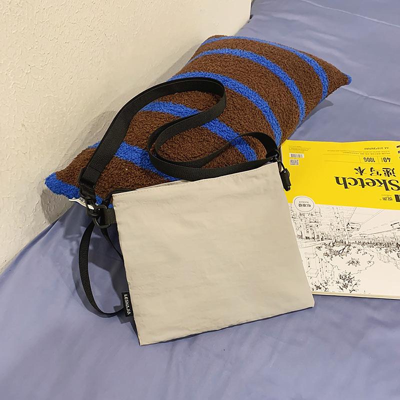 Lightweight Outdoor Messenger Bag Men's and Women's Versatile Leisure Travel Storage Bag Envelope Shoulder Bag Portable Handbag