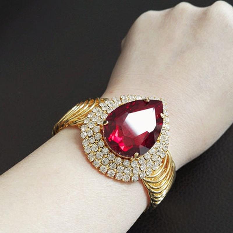 Pulseira de ouro com pingente de zircônia e strass em forma de coração para mulheres, pulseiras vintage abertas de luxo para festa