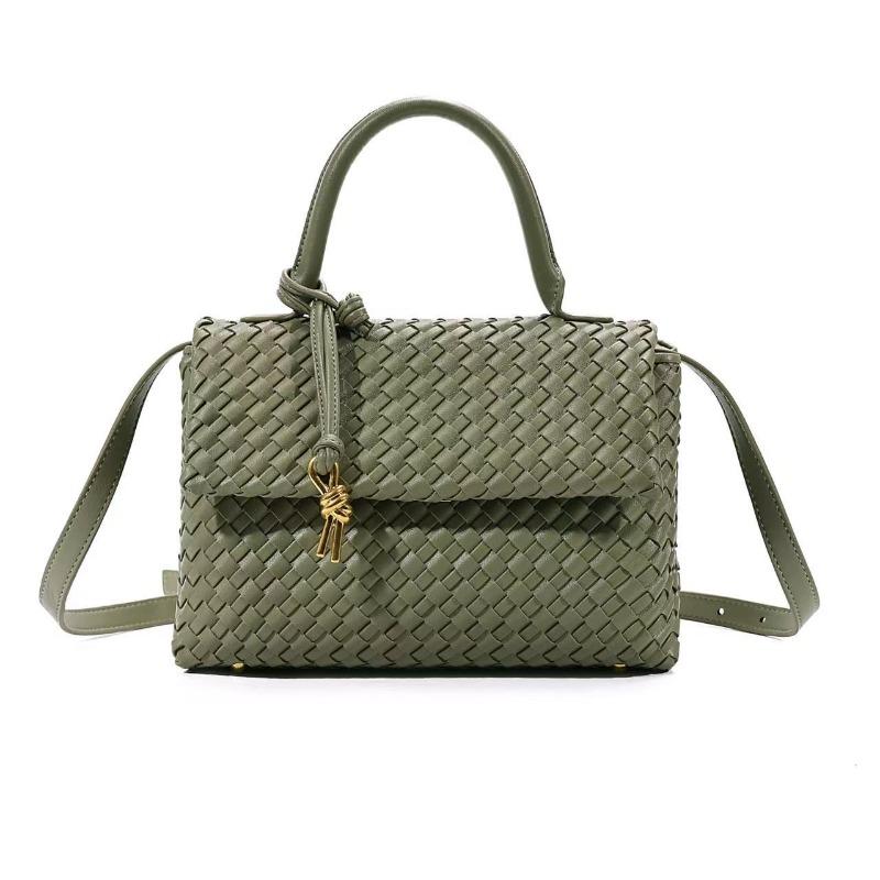 

New classic woven bag women s commuter fashion large capacity shoulder crossbody portable small square bag 27*8*19cm