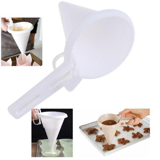 Batter Dispenser with Handle Leak-Proof Batter Pitcher for Icing Chocolate Pancake Mix BPA-Free Plastic Batter Bottle for Baking & Kitchen Use