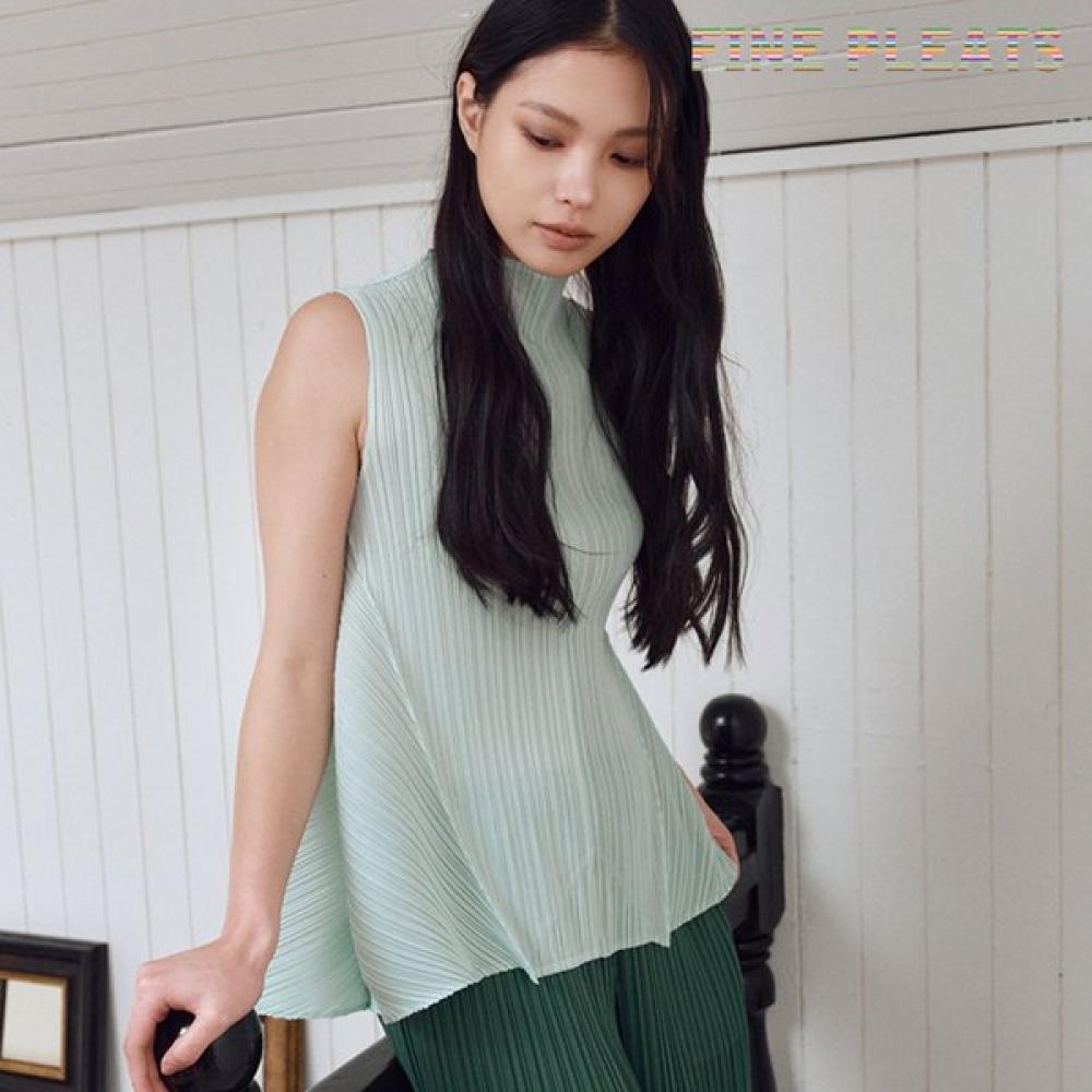 Fine PleAts HAlf Neck A Line Top Melon FREE