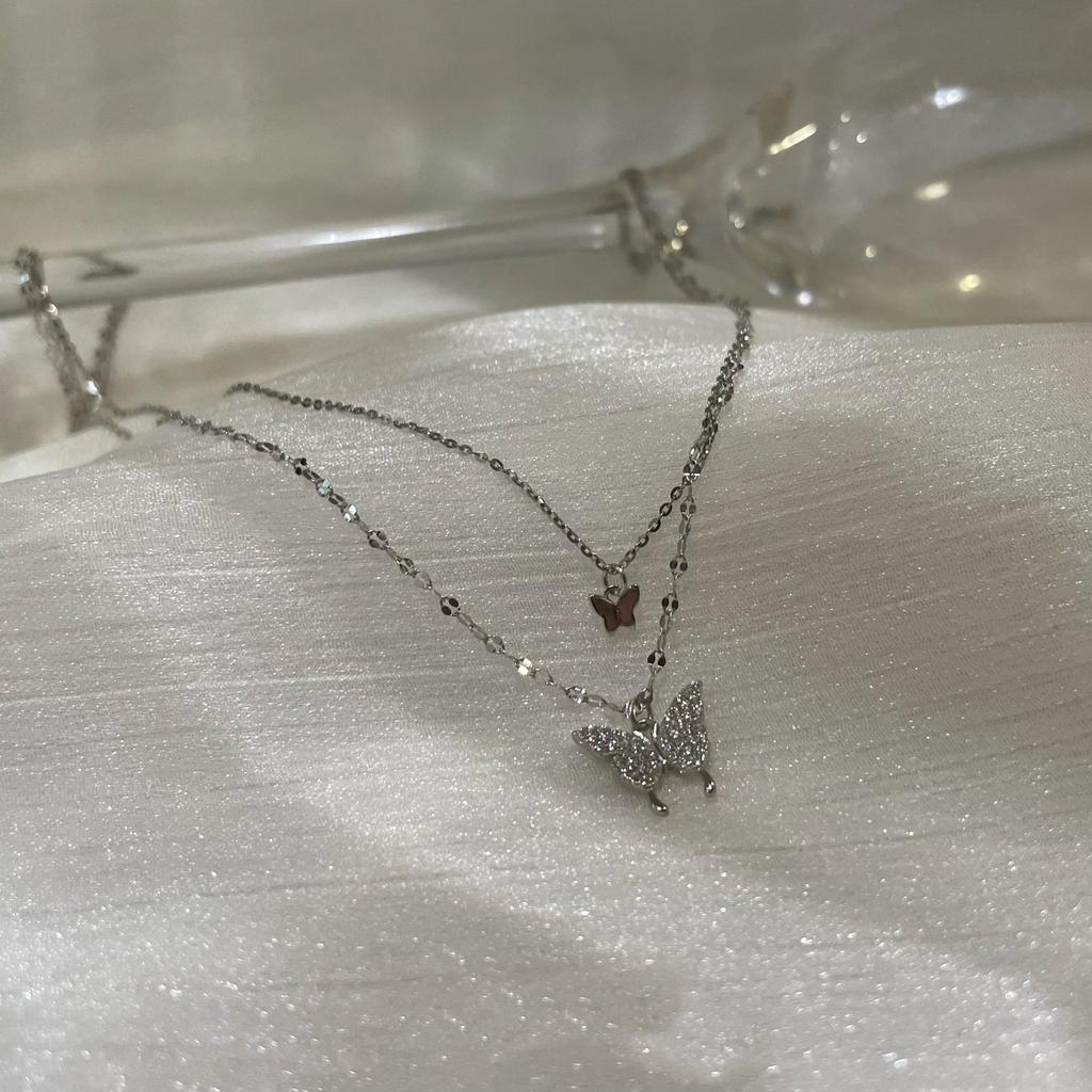 Neue glänzende Schmetterlingshalskette für Damen, exquisite doppellagige Schlüsselbeinkette, Schmuck für Damen als Geschenk