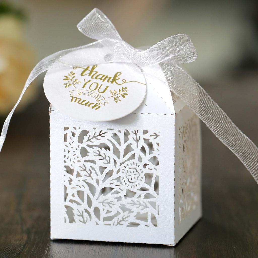 50 Stück Babyparty Süßigkeitenbox Hohle Rose Blume Geschenkbox mit Band für Valentinstag Hochzeitsdekoration Geburtstagsfeier