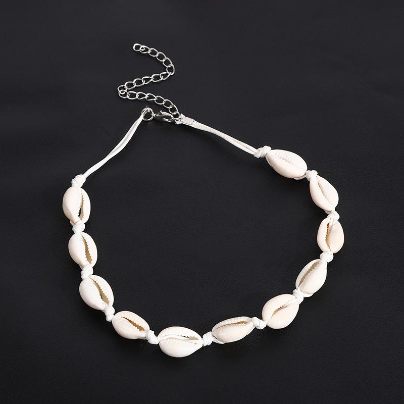 Vintage European-American Shell Necklace: Retro Fashion Accessory & Trendy Travel Souvenir