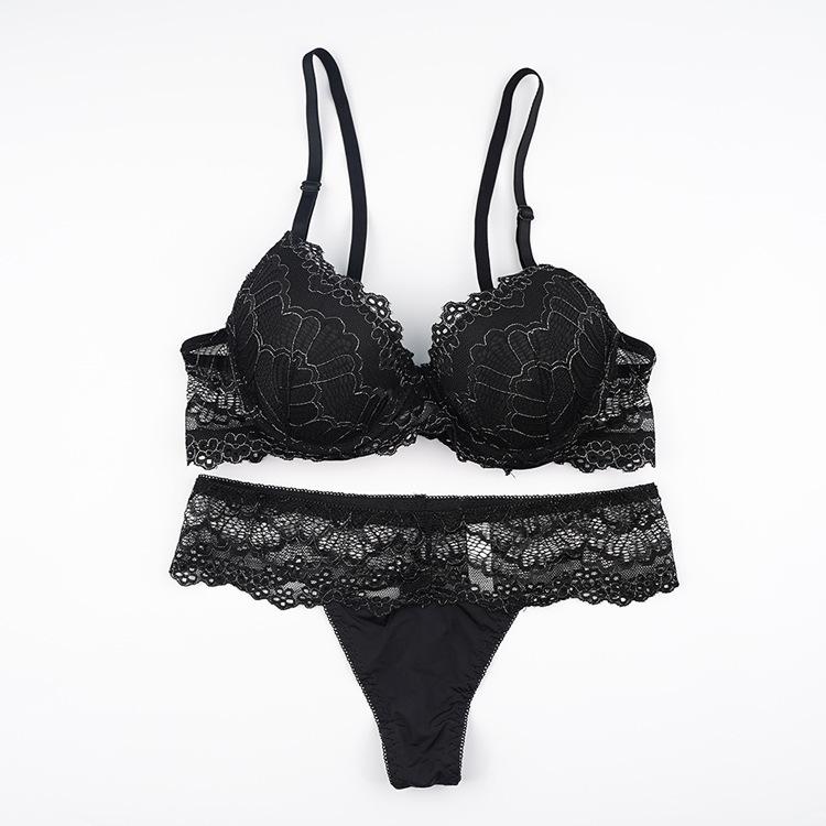 New lace with steel rim, sexy underwear, T-shaped underwear, fashionable gathering and adjustment bra.