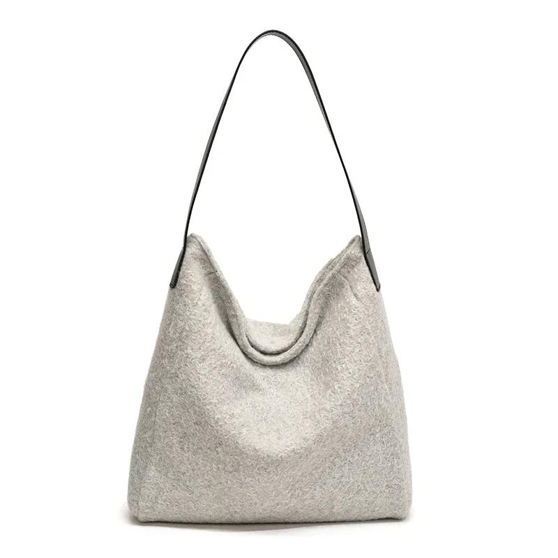 Leopard print plush bag for women  large capacity  autumn and winter  new item  furry  university student  class bag  commuting