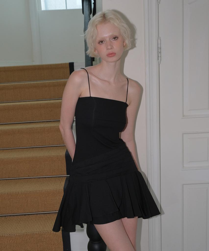 Kyuliti C Ruffle Sleeveless Dress_Black