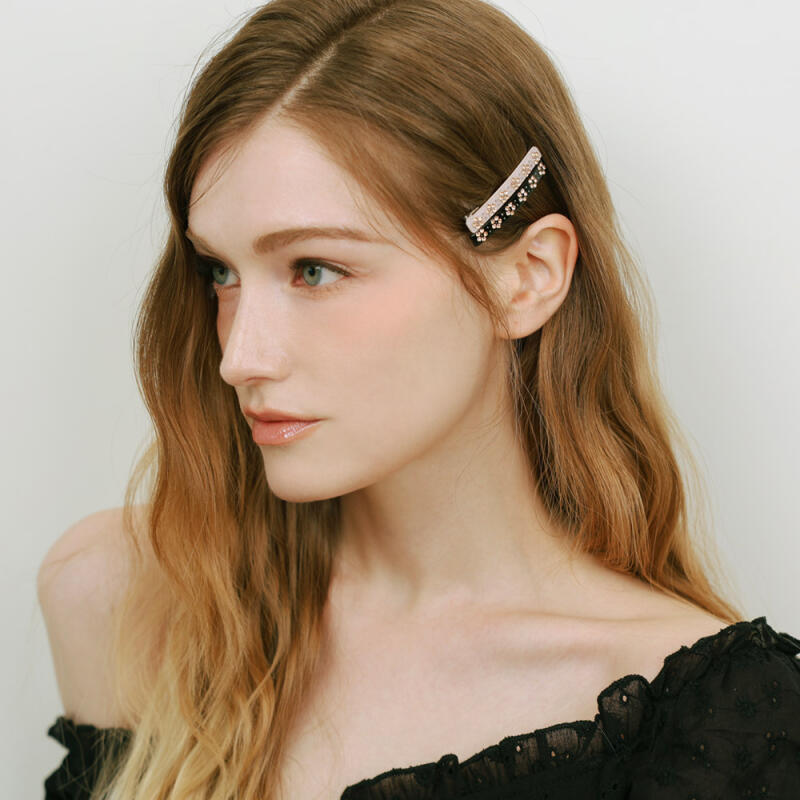 

Kayu Lovely Flower Crystal Hairpin A265