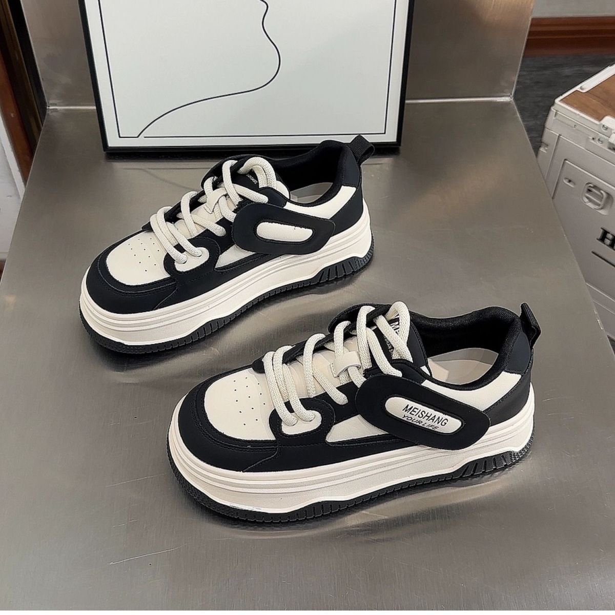 

2025 summer high-value sports high-top niche popular panda shoes thick-soled versatile black and white color matching small white board shoes 35