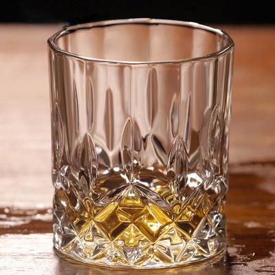 6 ks/4 ks/2 ks/1 ks Sklenice na whisky Křišťálové sklo 230 ml Sklenice na víno Transparentní nápojové sklo pro bar/domácnost Sklenice na lihoviny Reliéfní sklenice na vodu