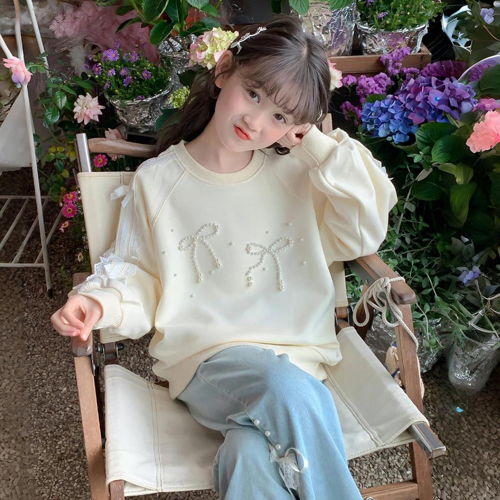 Versatile Girls' Round Neck Pullover Hoodie for Spring and Autumn - Stylish and Sweet for Older Children