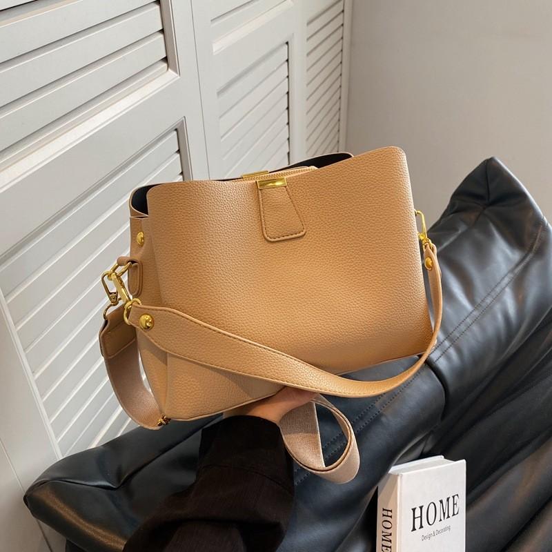 Small Water Bucket Bag For Women With Pu Material And Zipper Closure For Daily Use