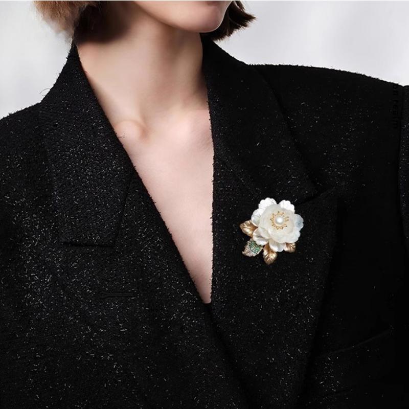 Peony Flower Girl Temperament, High-end Mother-of-pearl Feel Brooch