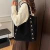 Retro Frosted Große Kapazität Nieten Tragetasche für Damen 2026 Neue Modische Unterarm Pendler Schultertasche