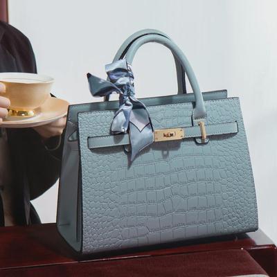 2024 Modische Handtaschen mit Krokodilmuster: Stilvolle strukturierte Taschen für Damen und Mütter mittleren Alters