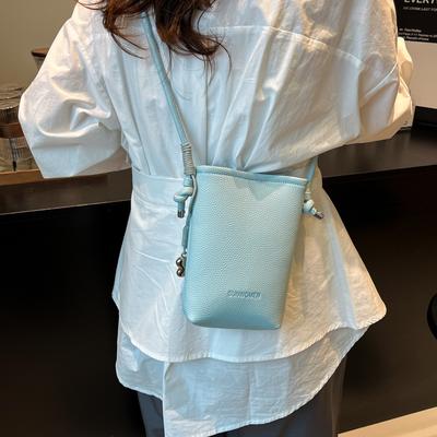 Stylish and Simple Small Bag Women's New Summer Versatile Messenger Bag Exquisite Bucket Bag