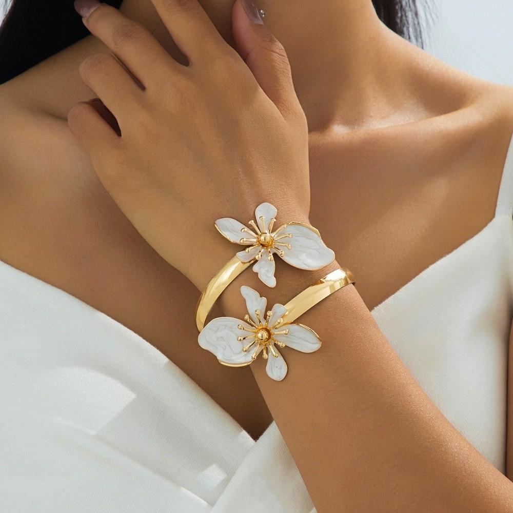 Adjustable Design Enamel Flower Cuff Armlet Vintage Style Open Arm Ring Formal Event