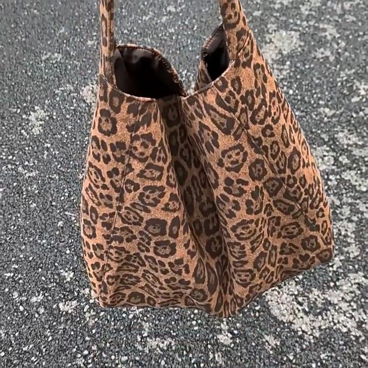Large Capacity Retro Leopard Print Canvas Tote Bag Women's Commuter Single Wide Strap Underarm Handbag for Winter