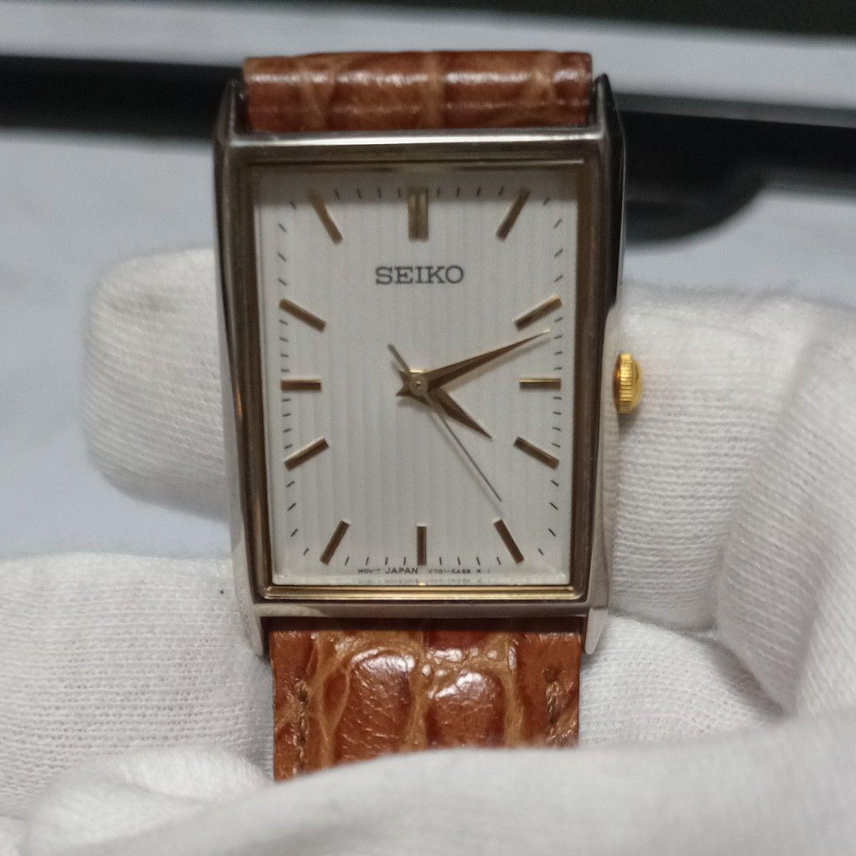Used SEIKO watch quartz V701-5E20 working item