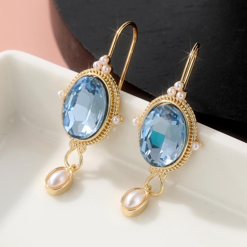 Retro Geometric Oval Water Drop Pendant Elegant Luxury Imitation Pearl Golden Earrings for Women's Party and Daily Wear