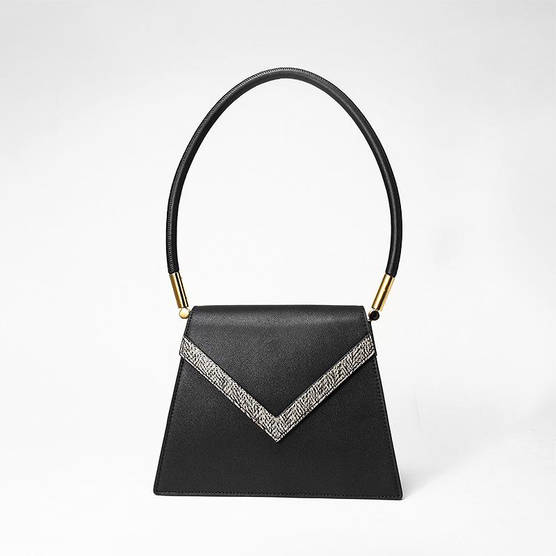 

Niche design small square bag women s minimalist style commuter bag high-end temperament briefcase leather shoulder bag crossbody light luxury 22cm чорний