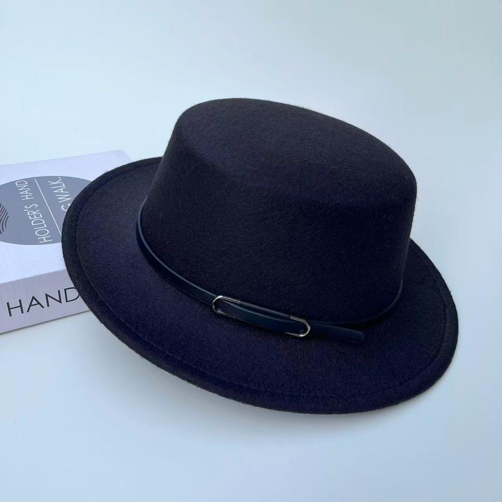 Autumn and Winter Flat Top Woolen Top Hat Female French Hepburn Style Fashionable Retro Face Small Belt Buckle Versatile British Top Hat