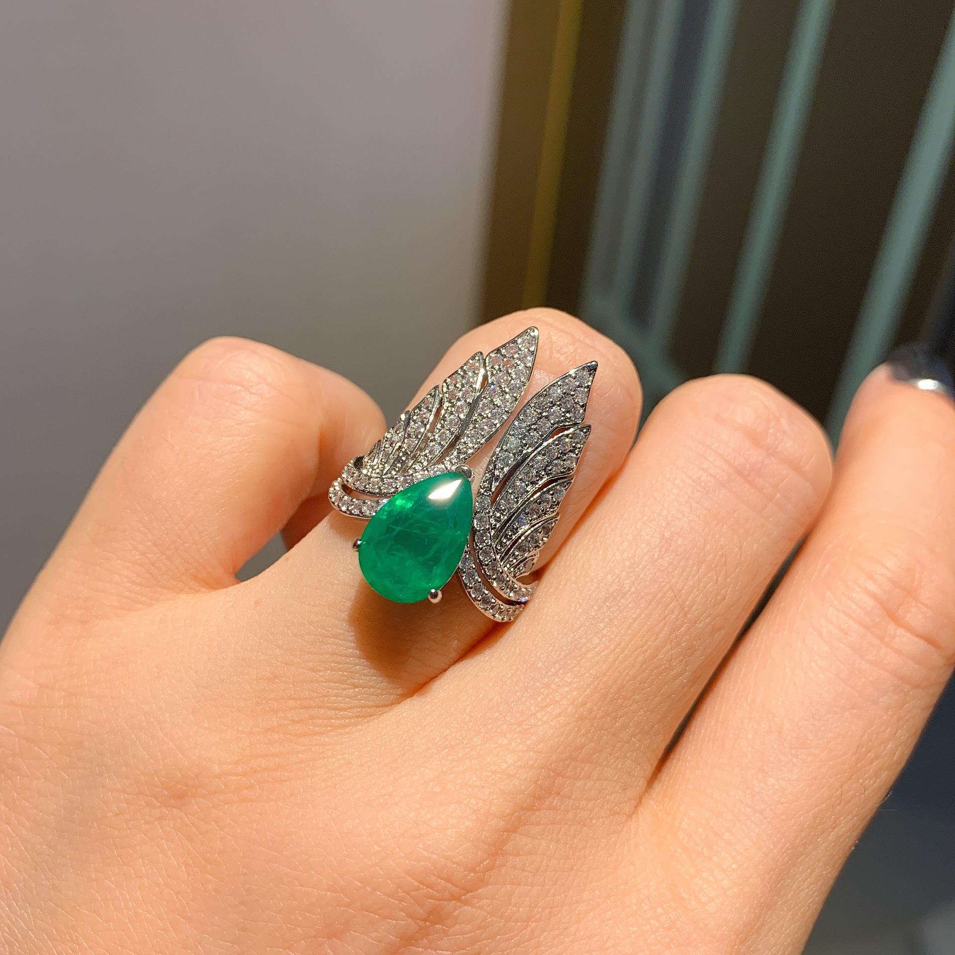 

Jewelry Simulation Emerald, Creative Jewelry Ring Pendant Main Stone 13 * 18 Main Stone 8 * 12