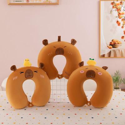 Kapybara ve tvaru U Kreslený polštářek za krk na cesty a do auta