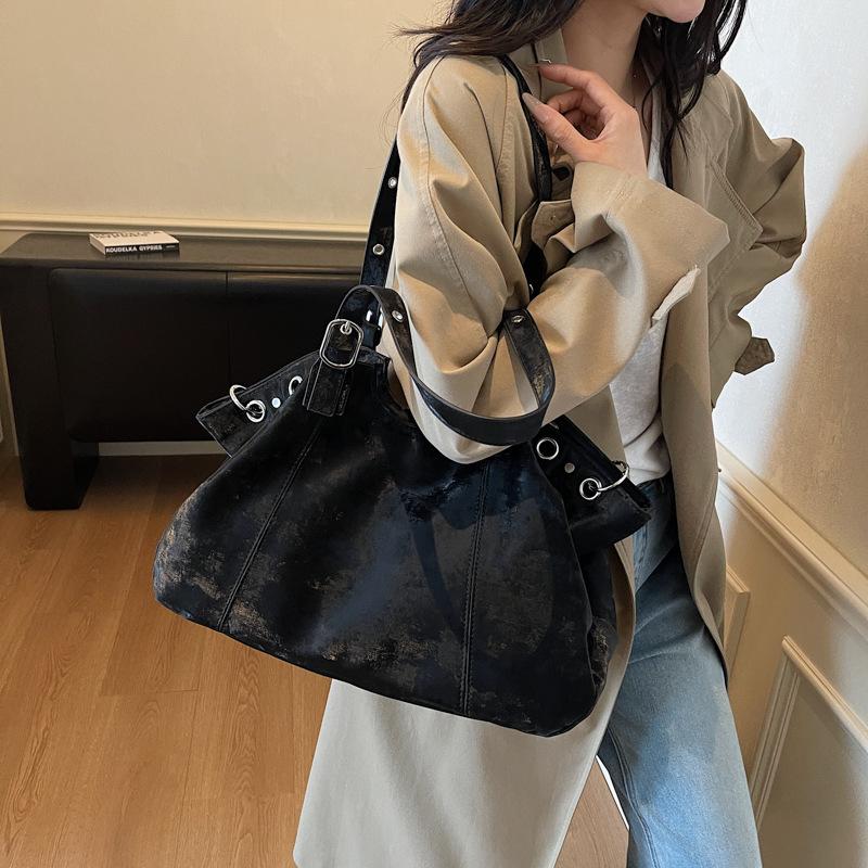Large-capacity Pleated Bag Women's Autumn and Winter Versatile 2025 New Casual Shoulder Underarm Bag Work Commuter Tote Bag