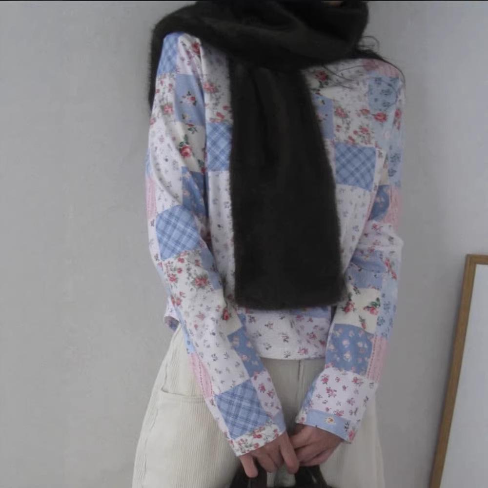 

Доступный: Женская ретро-футболка с цветочным пэчворком, облегающая, с длинным рукавом, осенняя коллекция 2025 года, от корейского нишевого дизайнера. One Size