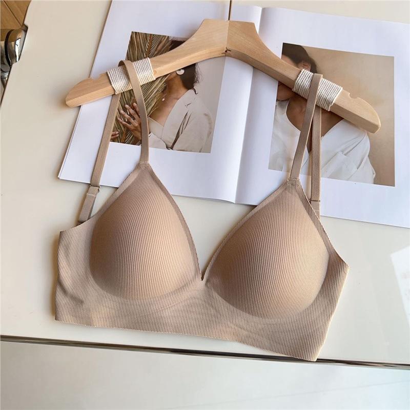 

Женский бюстгальтер без спинки U-образной формы Спортивный и Push Up Нижнее белье Бюстгальтер в стиле манга для девочек Удобный и дышащий Бюстгальтер с треугольными чашками M（34 B/C）