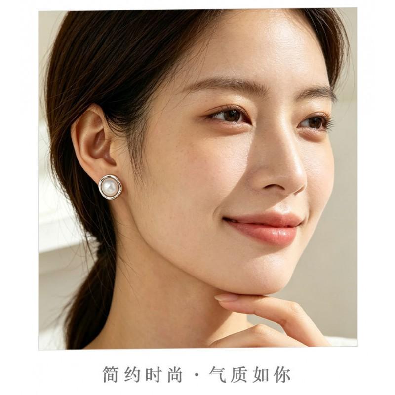 Minimalist Irregular Circle Mother Of Pearl Stud Earrings Women Real Gold Plated Post Geometric Fashion Jewelry