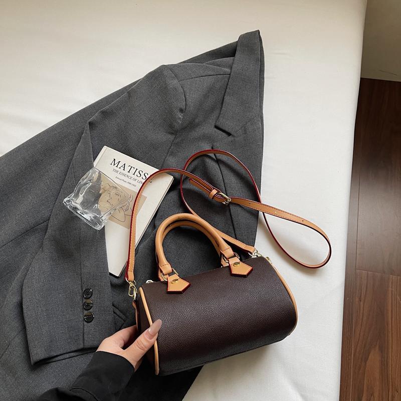 Classic Women's Mini Round Shoulder Bag Crossbody Handbag Korean Style Small Handbag for Ladies