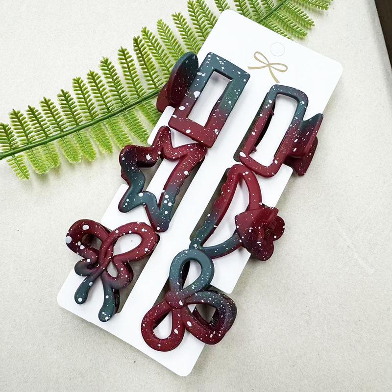 European & American 4CM Frangipani Claw Clip Hairpin - Fashionable Vacation Floral Accessory.