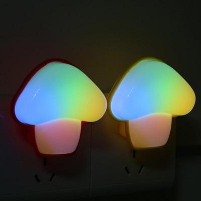 Heiß Verkaufendes Neues Niedliches Regenbogen-Pilz LED Nachtlicht Raumdeko EU US Steckdose Wandsteckdosenlampe Zuhause