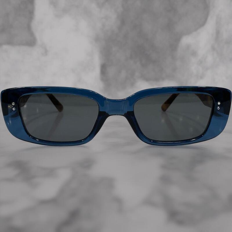 

Women s Festival Horn-Rimmed SS Oval Sunglasses G1457_Black