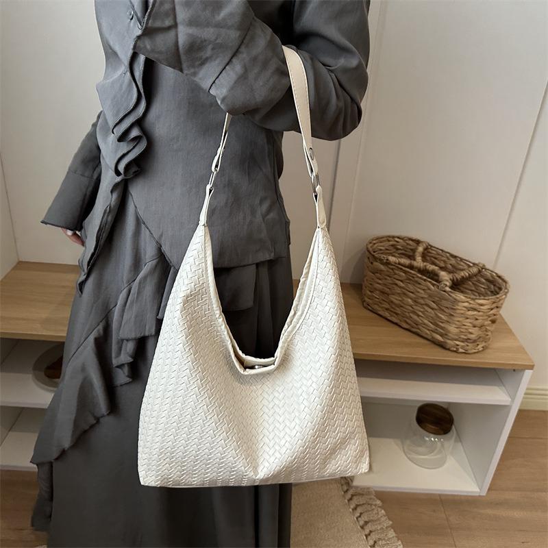 Retro Commuter Texture Shoulder Bag Women's Popular Korean Version Temperament Underarm Bag Tote Bag Fashion Women This Year