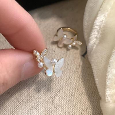 Boucles d'oreilles papillon en zircon pour femmes, design de niche, légères, luxueuses, élégantes, exquises, tendance, personnalisées et polyvalentes