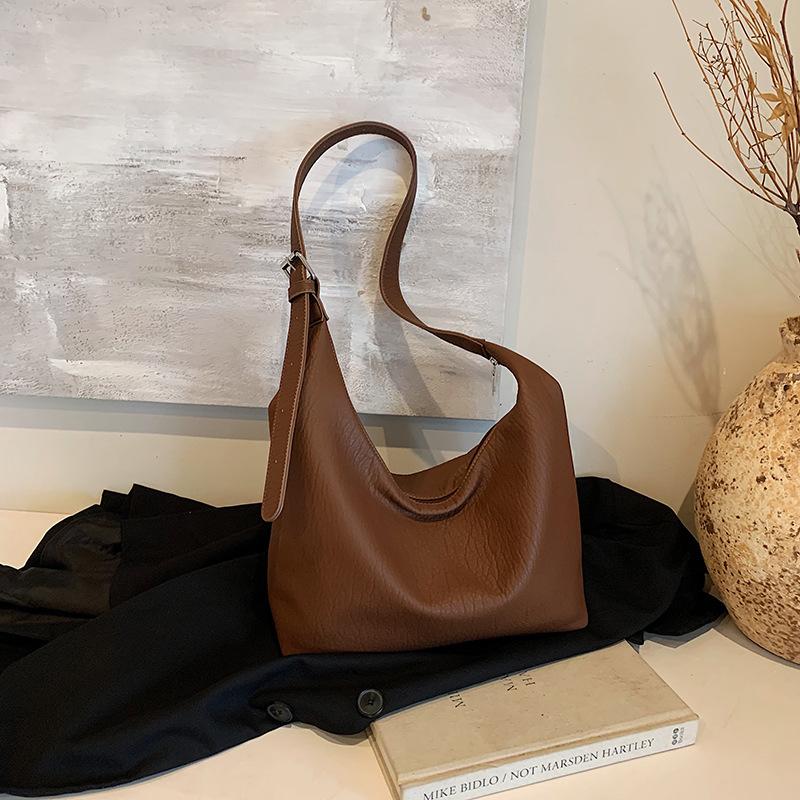 

Сумка-тоут Commuter Large Capacity Underarm Bag Сумка-тоут Retro Temperament Сумка-тоут Foreign темно-коричневого