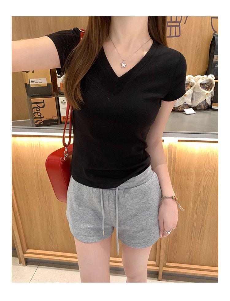 Black V-Neck Slim Fit Short-Sleeve T-Shirt for Women - Stylish Summer Top