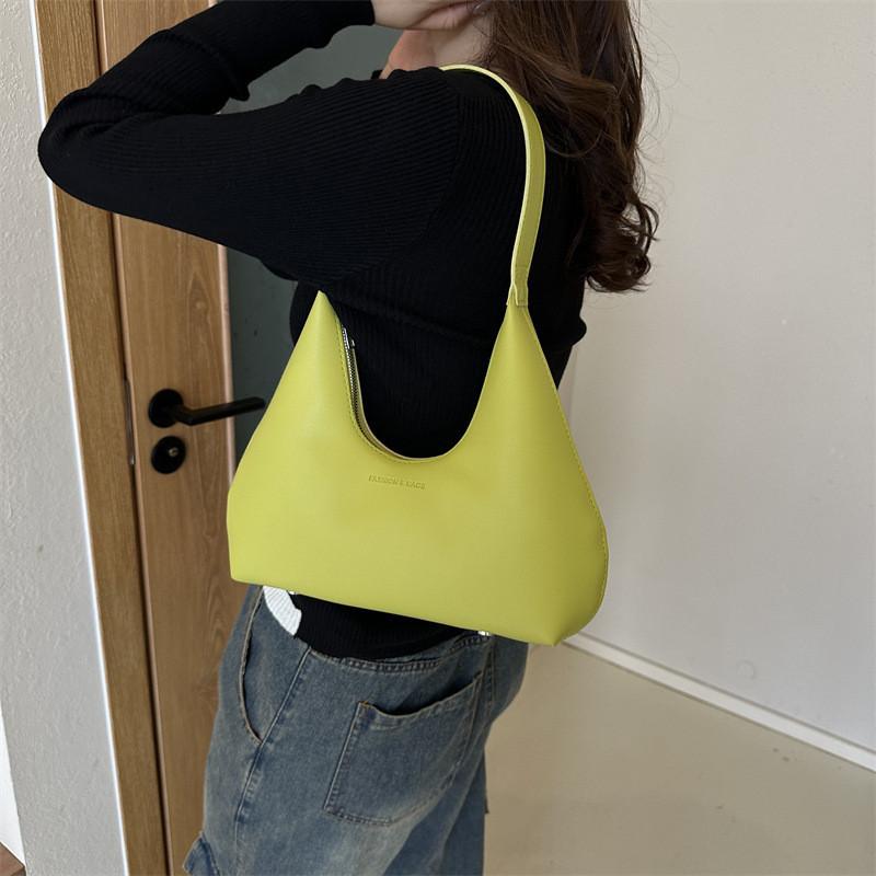 Trendy Fashionable Underarm Bag For Women 2023 Fall Stylish Simple Handbag Casual Unique Shoulder Bag