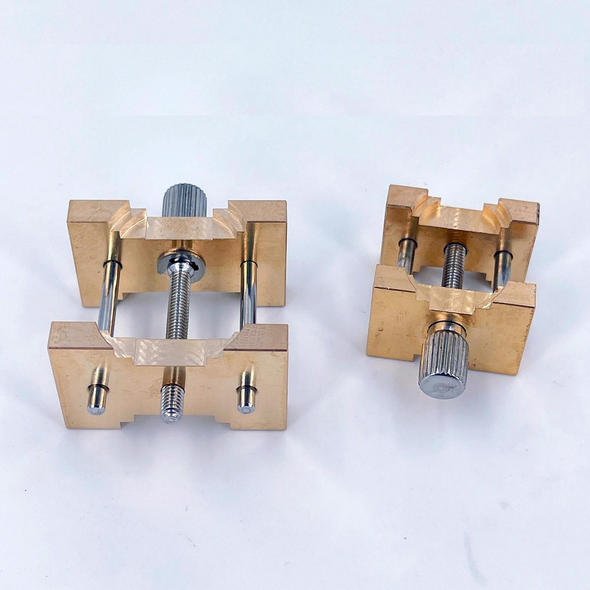 

2 шт. Многофункциональный Универсальный Держатель Механизма Часов Фиксированная Основа 4039 4040 2-в-1 Зажим для Корпуса Часов Ремонтные Инструменты для Часовщика