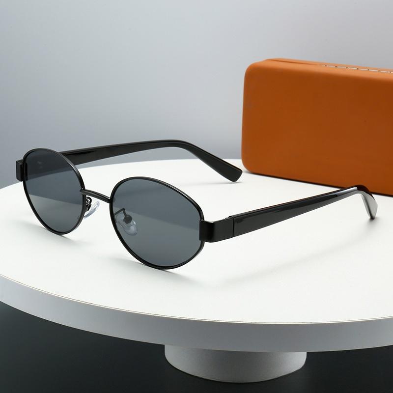 

Trendy Retro Oval Small Frame Lightweight High End Luxury Women Sunglasses Stylish Sun Glasses For Street Photography