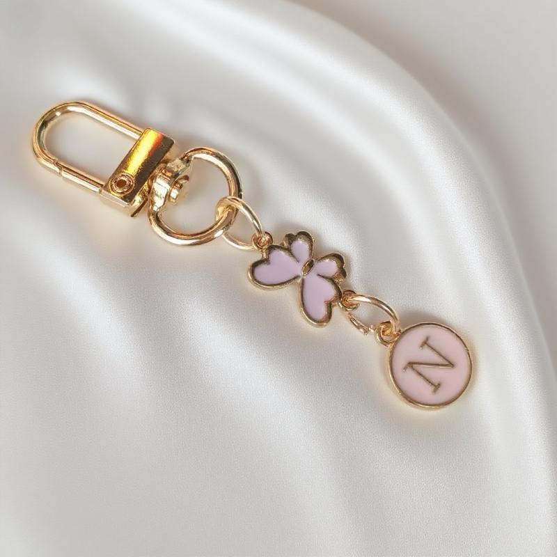 Metal Pink Butterfly Letter Keychain Fashion A-Z Initials Letter Keyring Car Key Holders Bag Pendant Hanging Decor Couple Gift