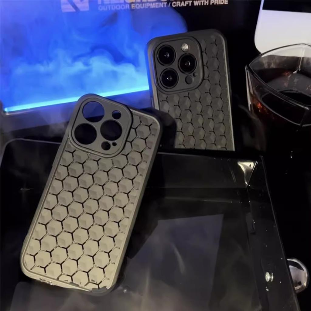 Suitable for IPhone16pro Phone Cases, Honeycomb Heat Dissipation and Breathability, Apple 15promax, Business 14, Anti-drop
